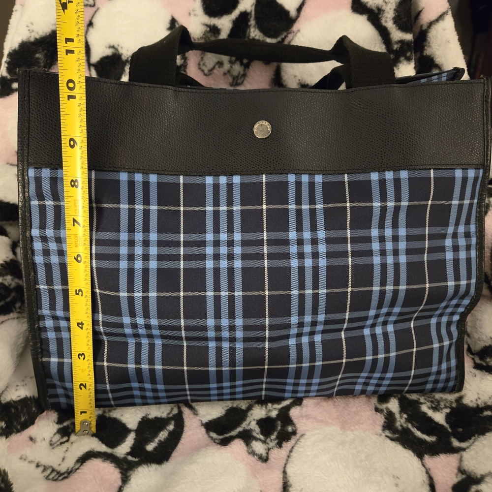 Burberry tote EUC - Picture 9 of 10